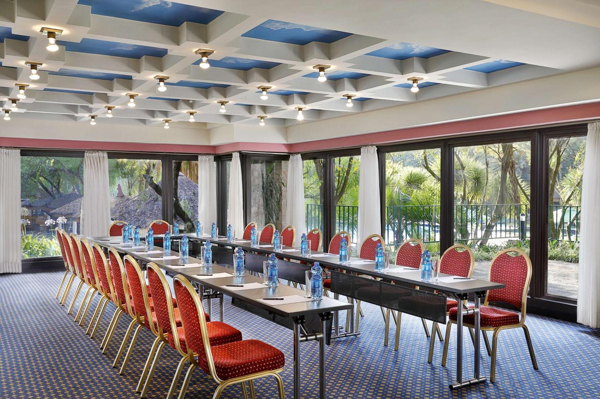 Hilton Addis Ababa Hotel Bagian luar foto