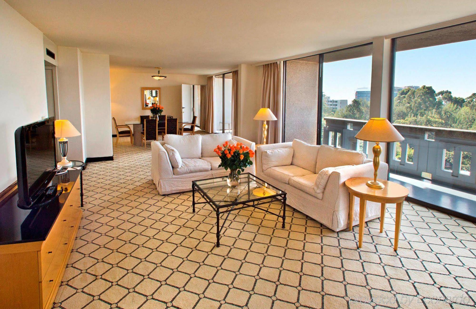 Hilton Addis Ababa Hotel Bagian luar foto